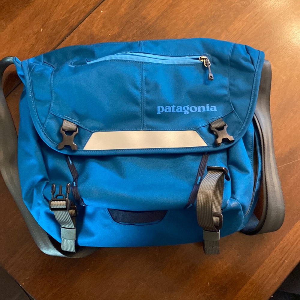 Patagonia crossbody bag